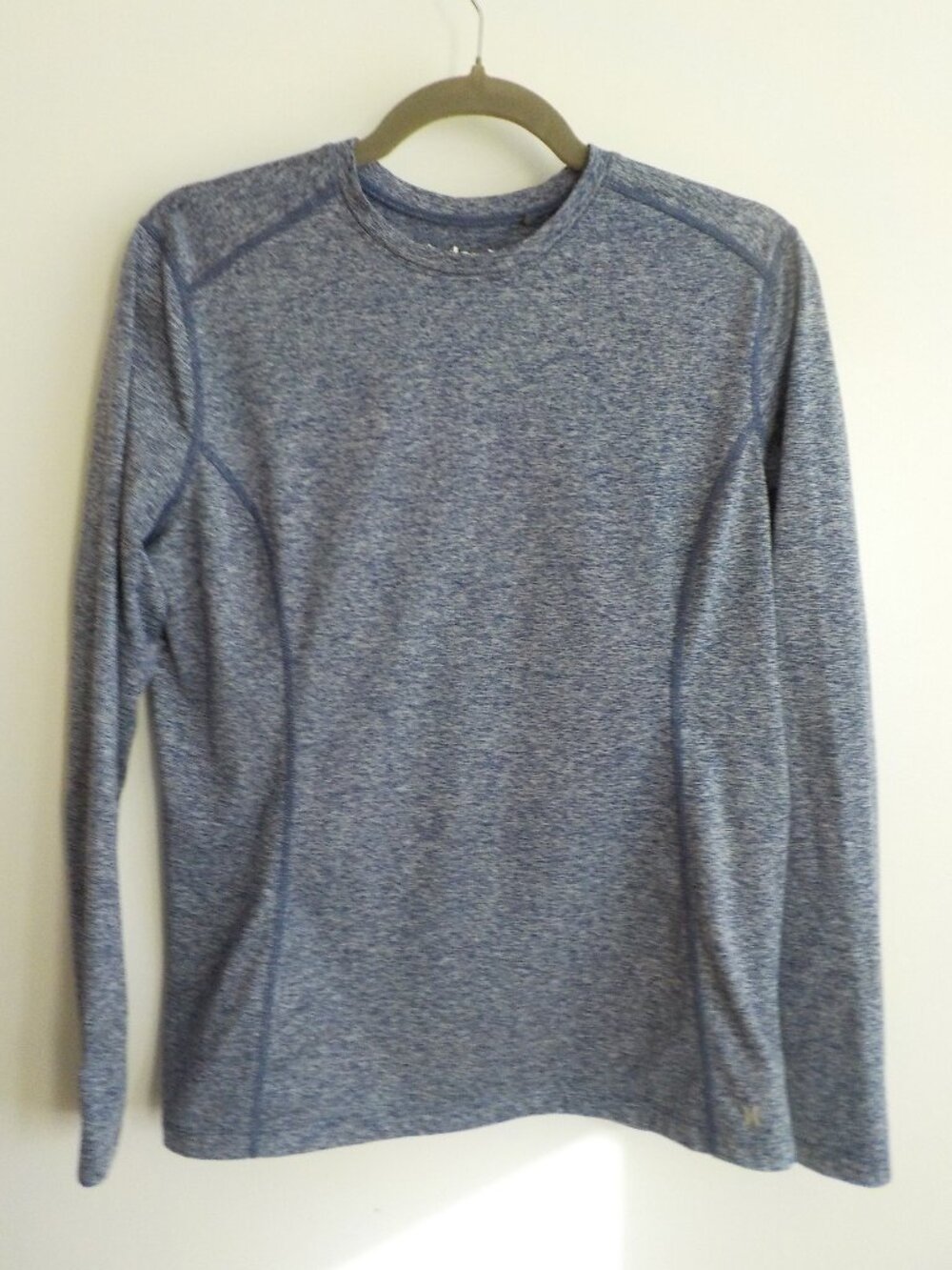 Hurley Women's Top - Medium Athletic Activewear Blue Long Sleeve (974)